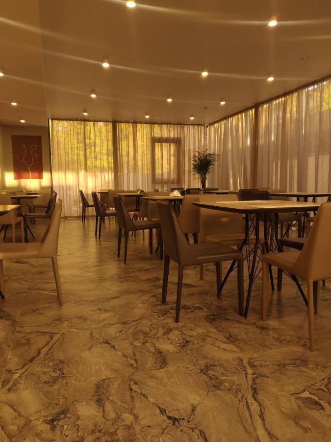 My Hotel Бишкек Екстериор снимка